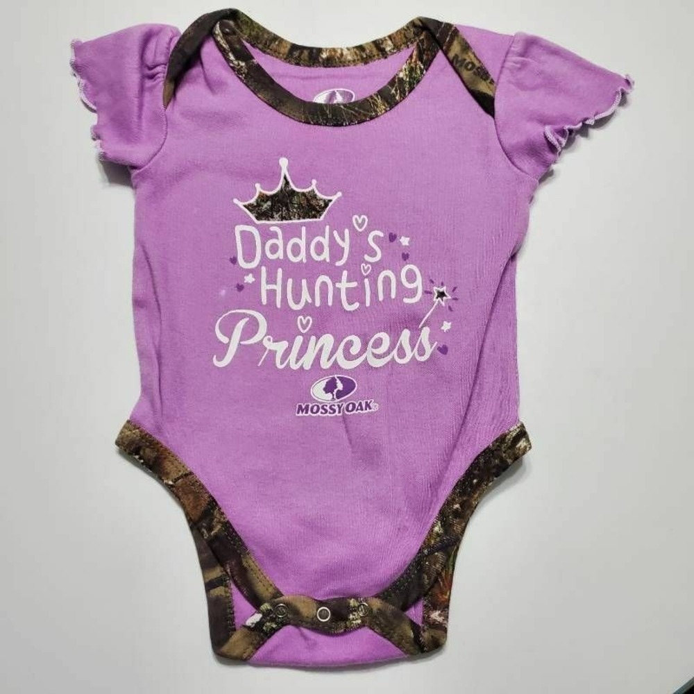 Daddys Hunting Princess Mossy Oak Girls Bodysuit Purple Camouflage 0-3 Months
